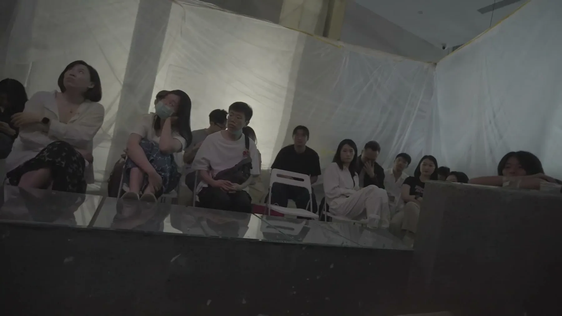 《人类投降派》研究图像
