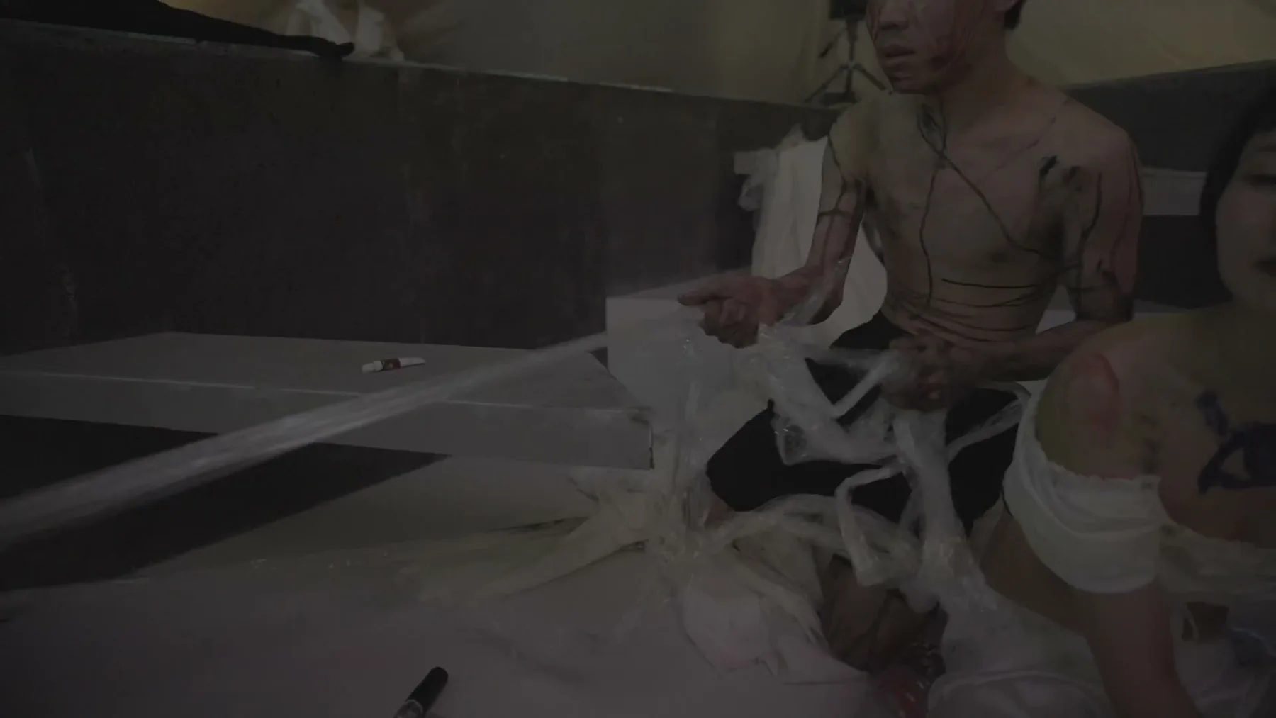 《人类投降派》研究图像