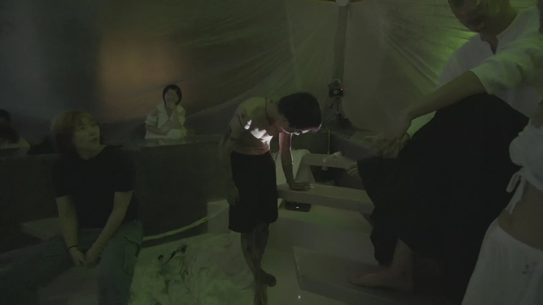1680_start_blindfold_middle.jpg